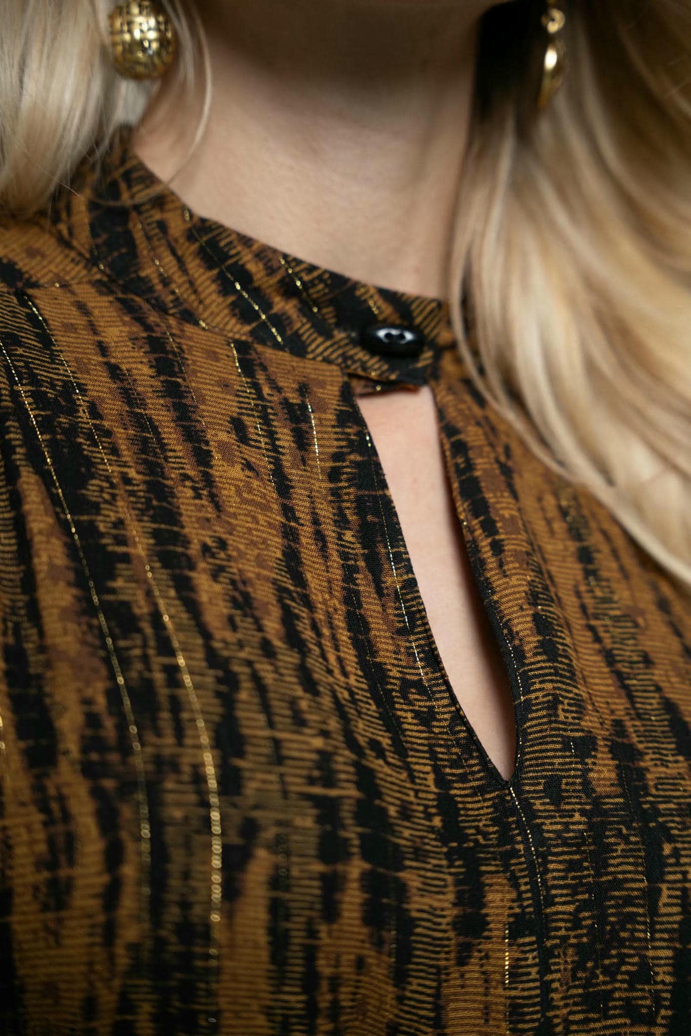 Ember Dusk Tunic Dress – Amber Black Twilight Elegance