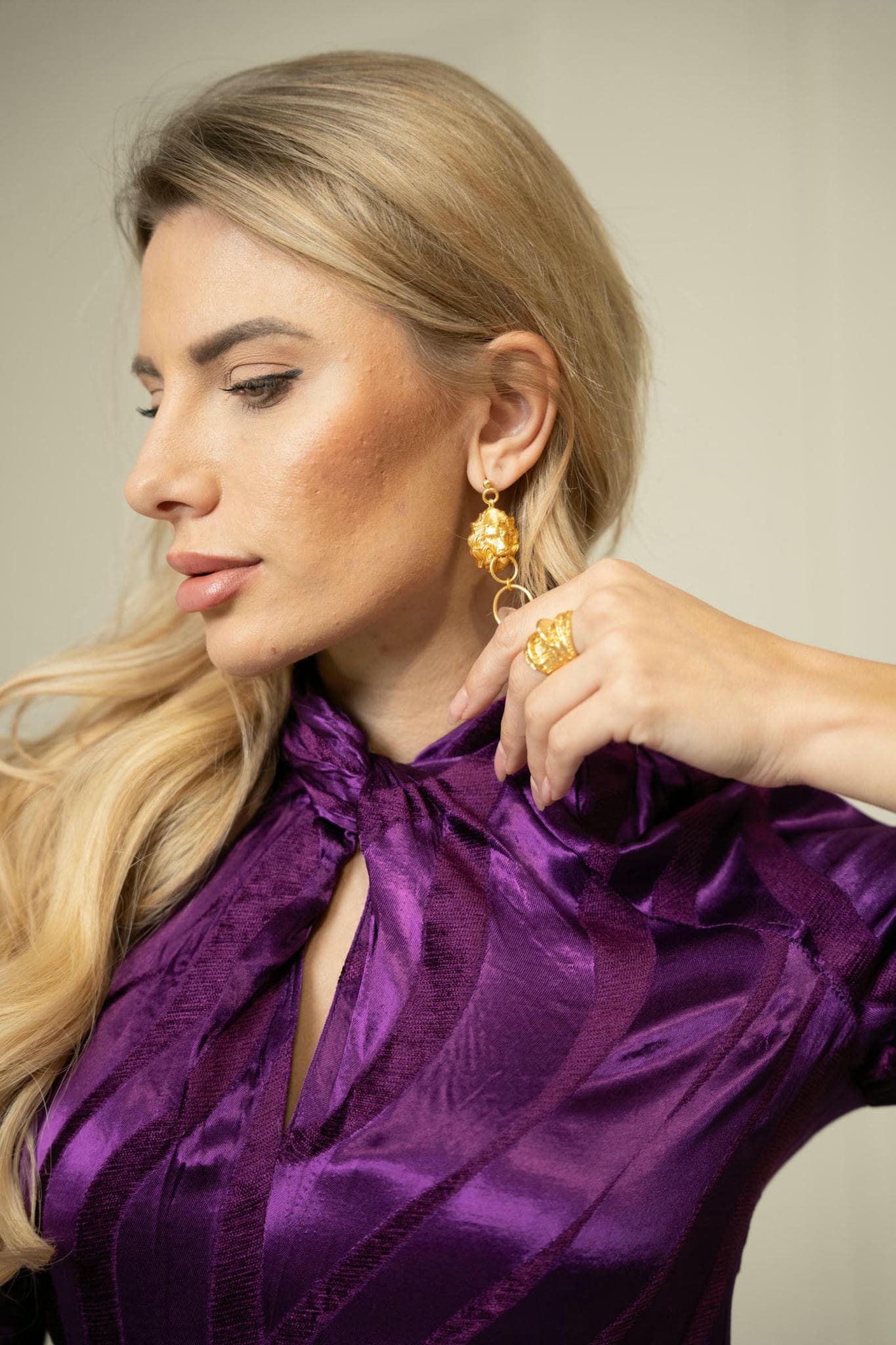 18 k gold plated statement earring-closeup-tresor collection-viola