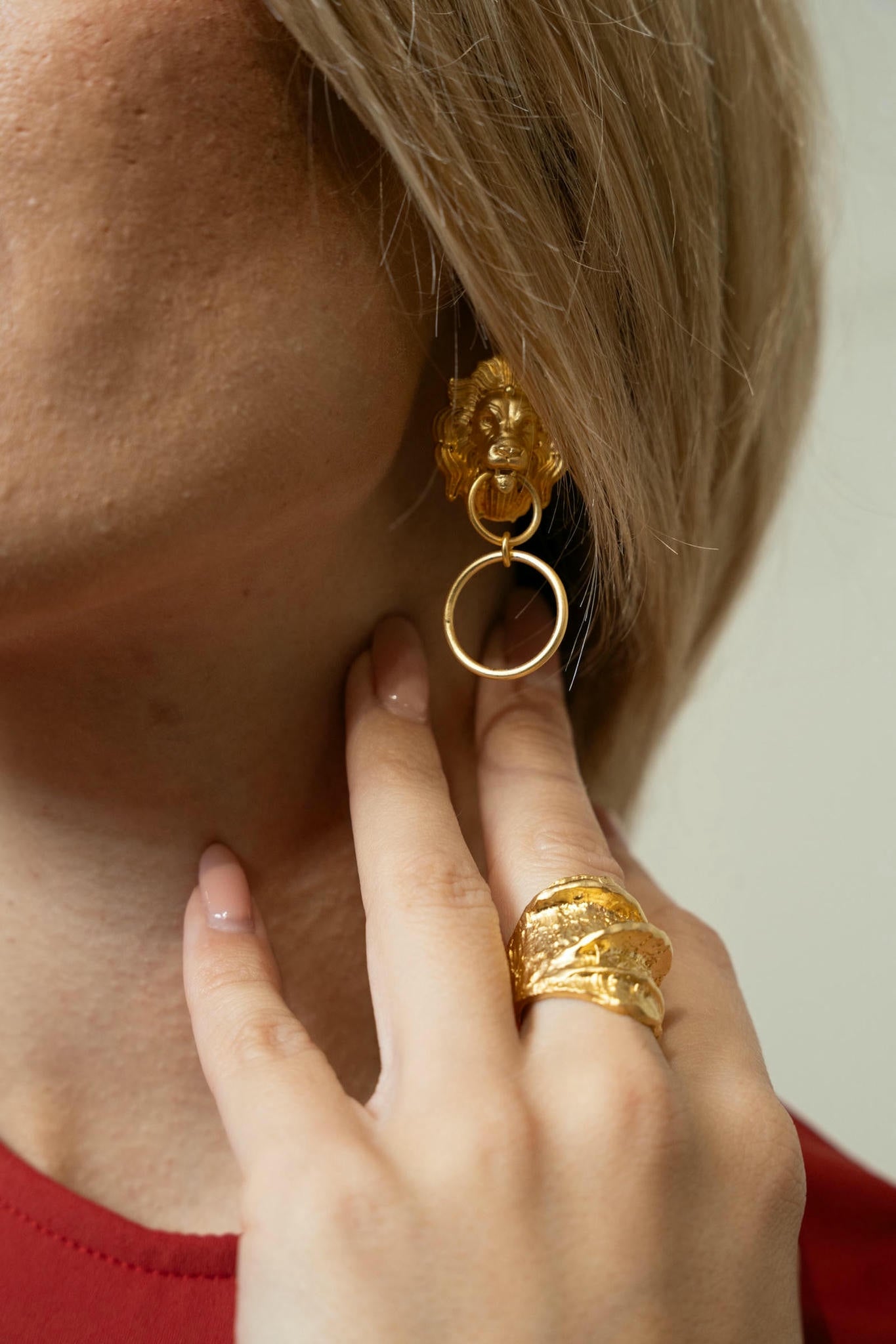 18 k gold plated statement earring-details-tresor collection-viola