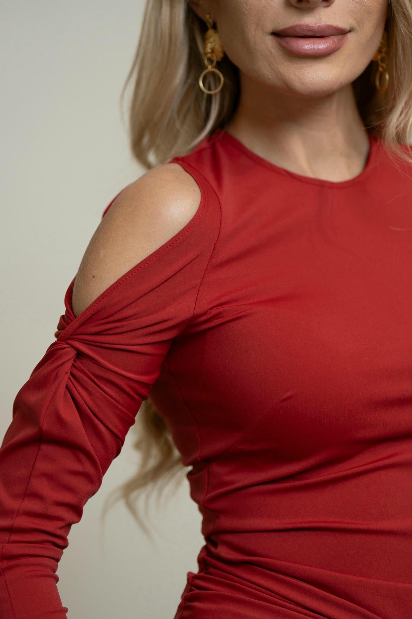 Scarlet Set – Cold-Shoulder Top and Midi Skirt