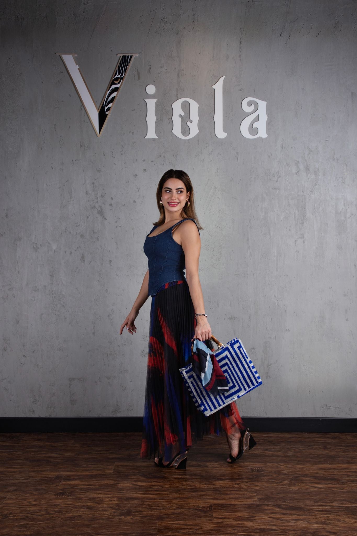 Viola tote bag in blue geometric colour with bamboo handles and shoulder 